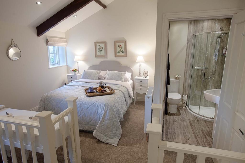 Linton Court Coach House Apartment Settle Room photo